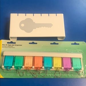 Key 🔑 holder & key 🔑 I’d tag 🏷 & organizer